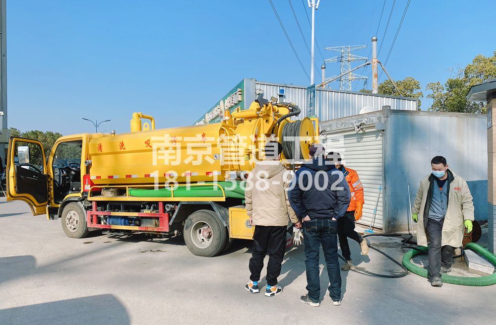 311永宁村粮油市场化粪池清理